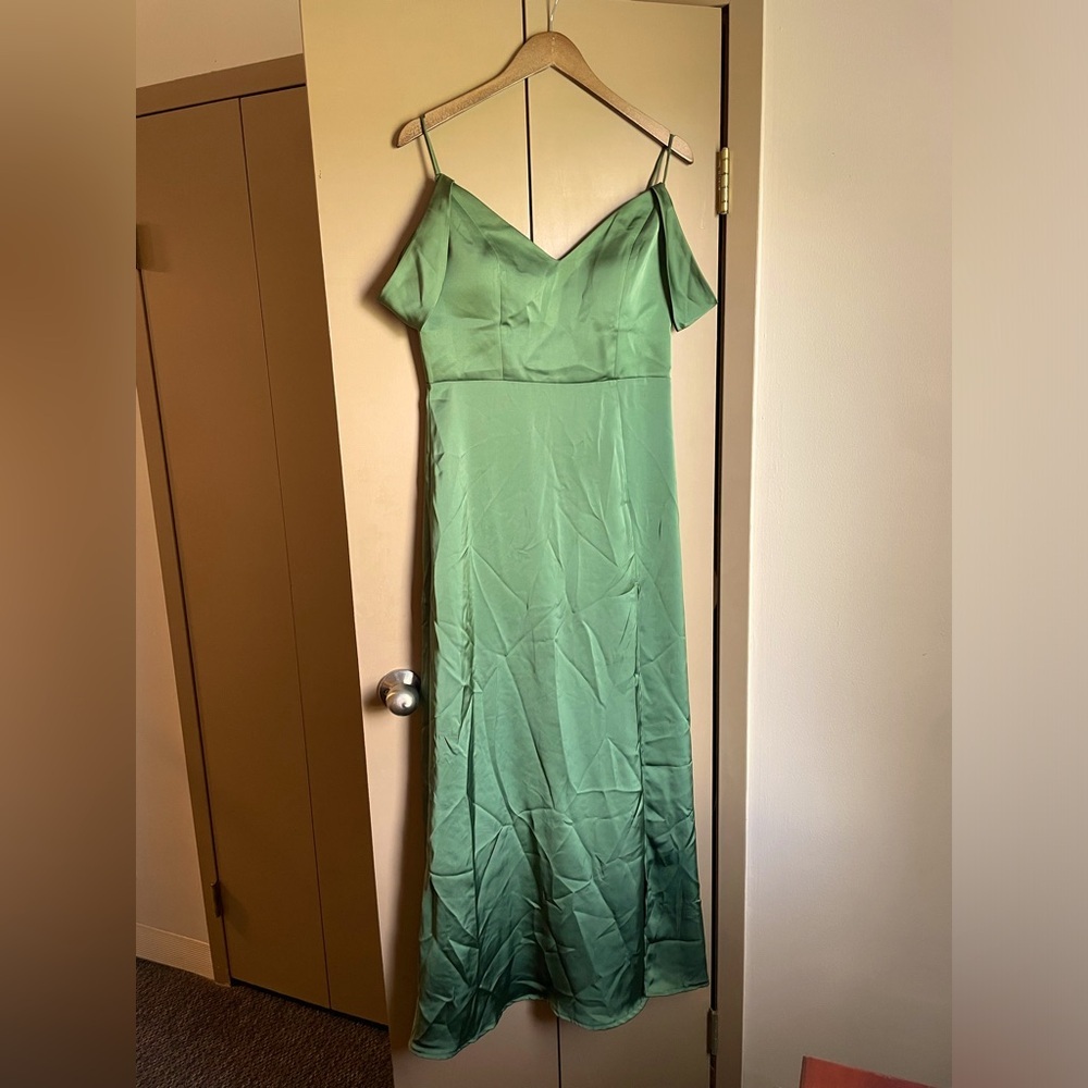 VOW’D Vneck Off the Shoulder Detail Silky Satin Material Bridesmaid Prom Dress - Picture 2 of 5